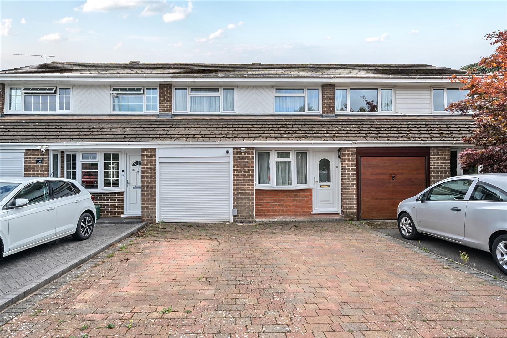 Willowford, Yateley